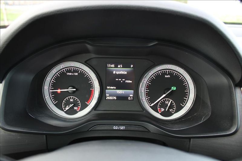 Škoda Kodiaq 2,0 TDi  WEBASTO, DSG, 4 x 4 - fotka 20 z 37