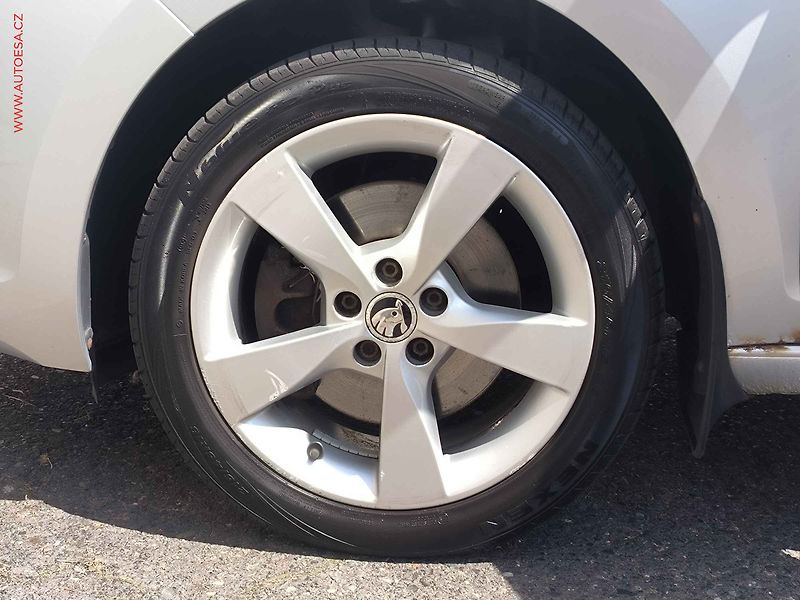 Škoda Rapid (2013) 1.2 TSI, 2.maj,ČR, servis - fotka 15 z 16