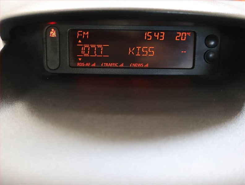 Renault Clio (2009) 1.2 16V , ČR,1.maj, nová STK - fotka 12 z 19