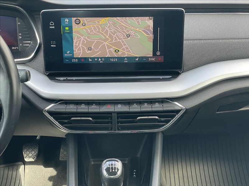 Škoda Octavia 2,0 TDI Combi Style Plus TAŽNÉ - fotka 11 z 23