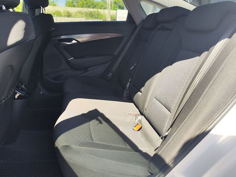 Hyundai i40 1.7 CRDi/85kW Experience - fotka 11 z 33