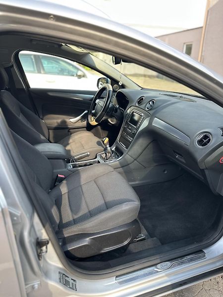 Ford Mondeo (2014) Titanium - fotka 9 z 14