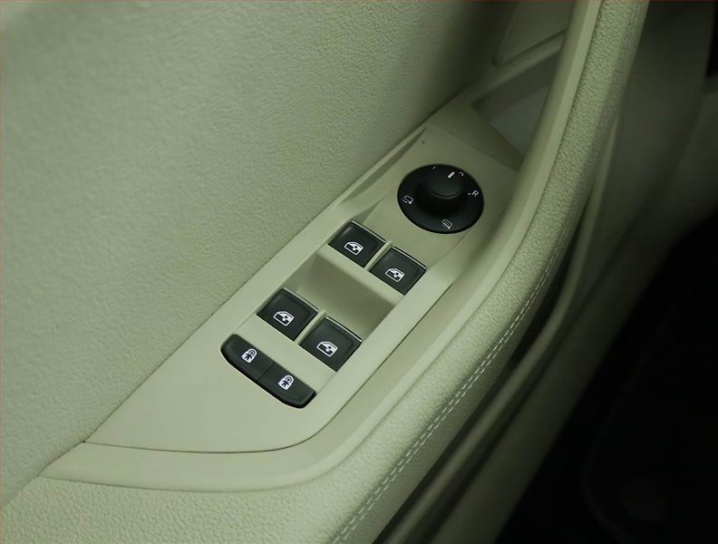 Škoda Superb (2023) Laurin&Klement 2.0 TDI - fotka 17 z 19