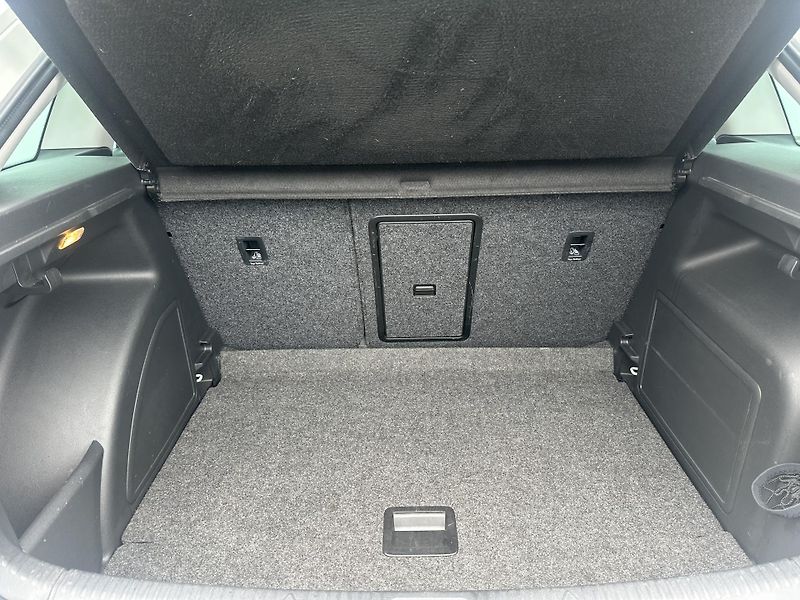 Škoda Rapid (2015) 1.6TDI 66kW ser.knížka - fotka 17 z 23