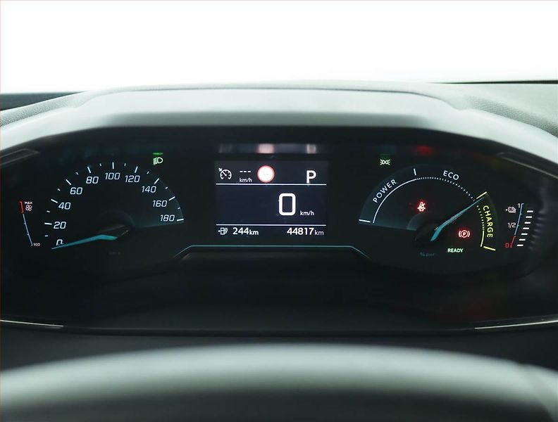 Peugeot 2008 (2023) Active Pack 50 kWh, SoH 98% - fotka 11 z 18
