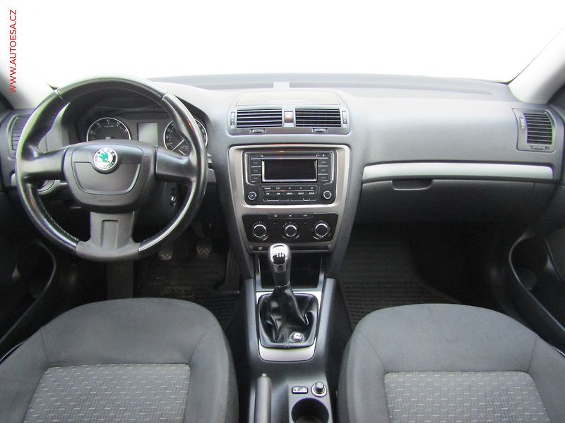 Škoda Octavia (2010) 1.2 TSi, ČR, AC, tempo - fotka 8 z 15