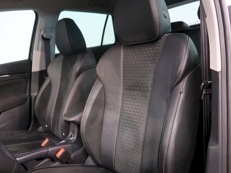Škoda Kamiq (2025) TOP SELECTION 1.0TSI 85KW DSG - fotka 15 z 41