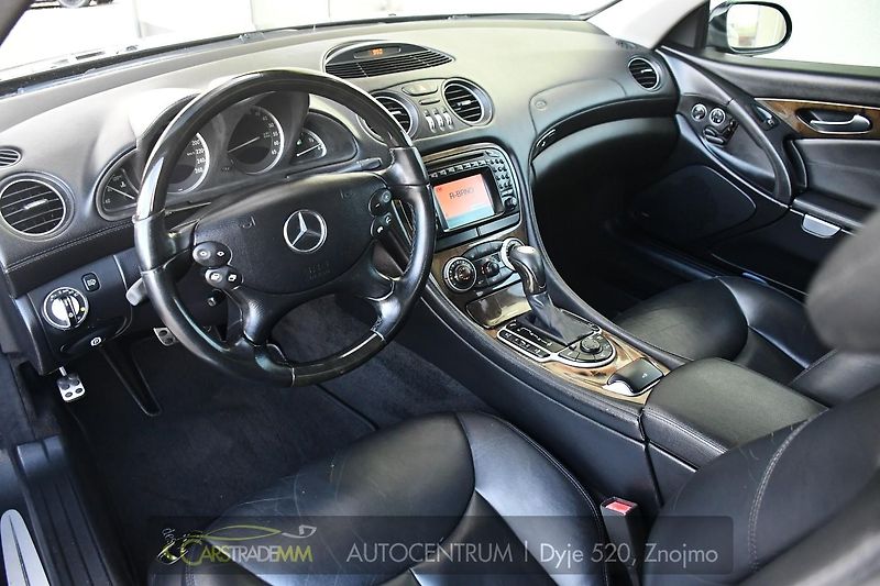 Mercedes-Benz SL 500 - fotka 9 z 38