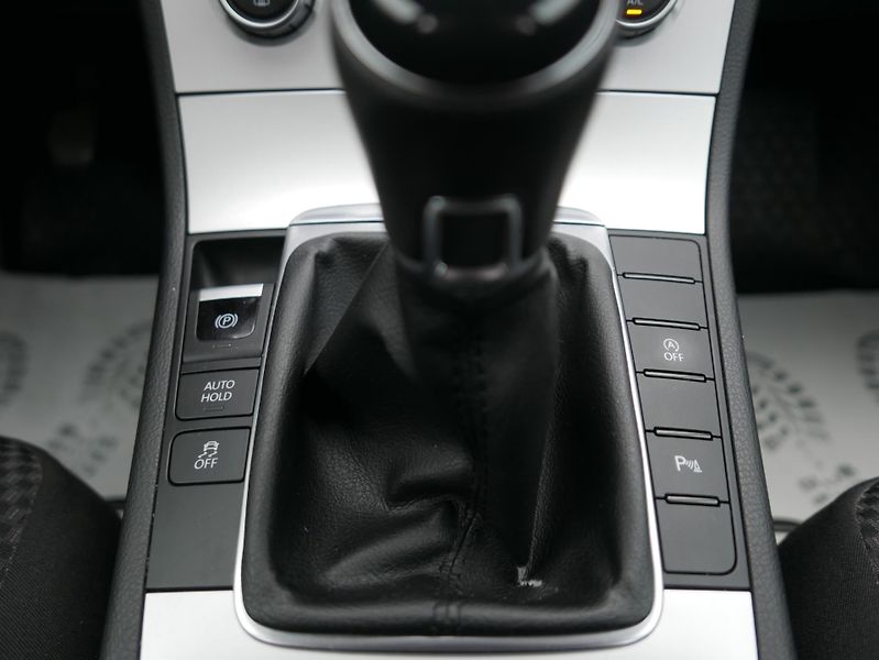 Volkswagen Passat 1,6 TDI 77kW Kombi - fotka 32 z 38
