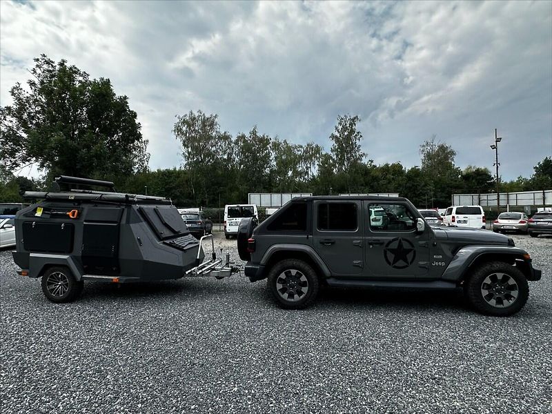 Jeep Wrangler 2,0 SAHARA-OVERLAND-CZ-HARDTOP - fotka 5 z 8