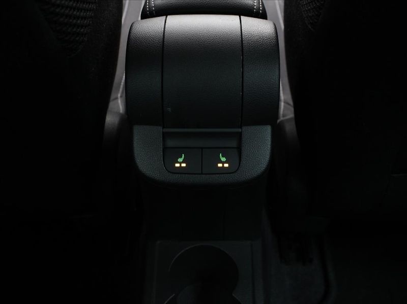 Škoda Rapid 1,2 TSi 81kW Style+ 37tkm! 1.m - fotka 23 z 26