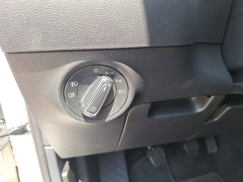 Škoda Karoq (2019) 2.0 TDI / 110 kW / 6MP / STYLE - fotka 20 z 35