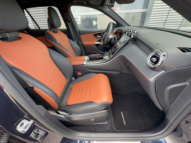 Mercedes-Benz GLC AMG 4MATIC - fotka 11 z 36