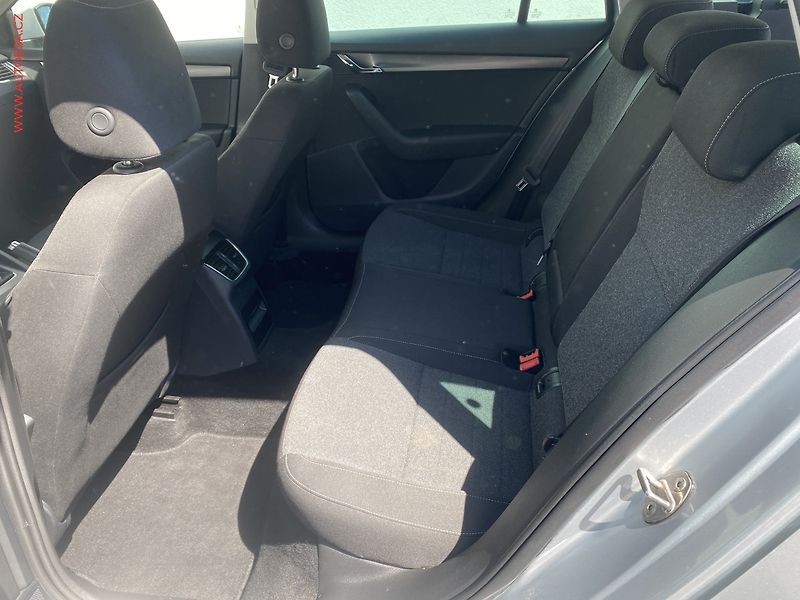Škoda Octavia (2019) 2.0 TDi, Soleil, LED, navi, - fotka 10 z 19