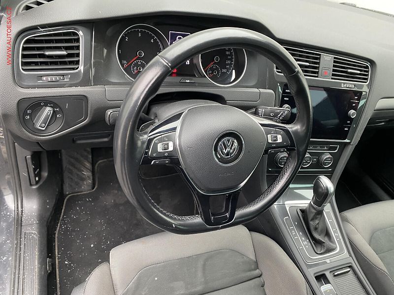 Volkswagen Golf (2019) 1.6 TDi, Comfortline, DSG - fotka 12 z 17