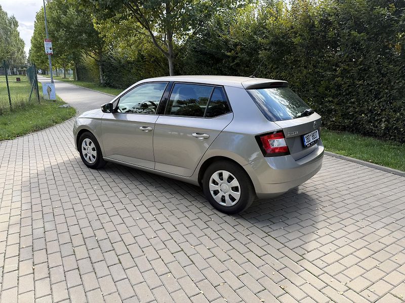 Škoda Fabia 1.0 55 kW 83000 km  - fotka 5 z 23
