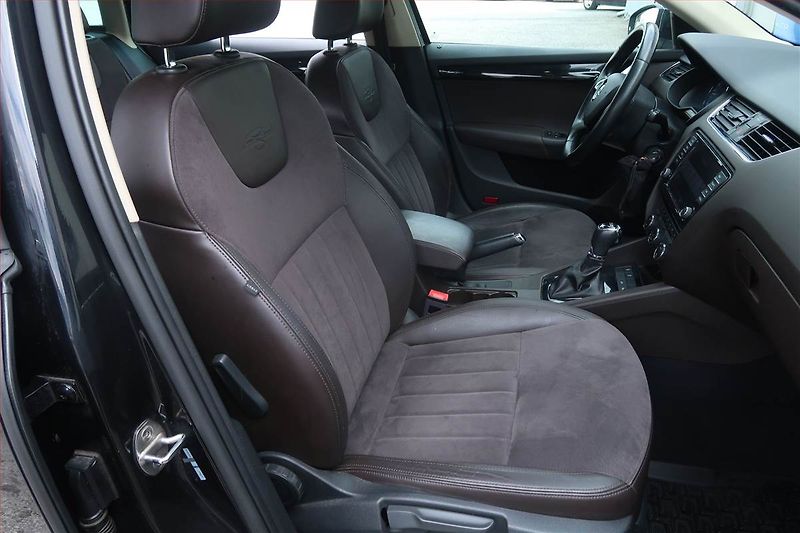 Škoda Octavia (2014) Laurin&Klement 2.0 TDI - fotka 9 z 26
