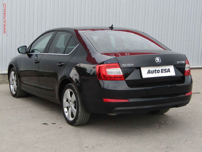 Škoda Octavia (2014) 2.0 TDi, 2.maj,ČR, Elegance - fotka 6 z 18