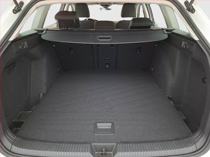 Volkswagen Golf (2022) Style 1.5 TSI, ČR,1.maj, Navi - fotka 14 z 18