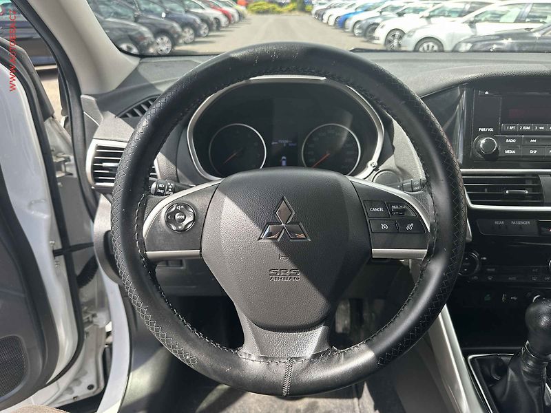 Mitsubishi Eclipse Cross (2019) 1.5 T-MIVEC, AC, tempo - fotka 12 z 15
