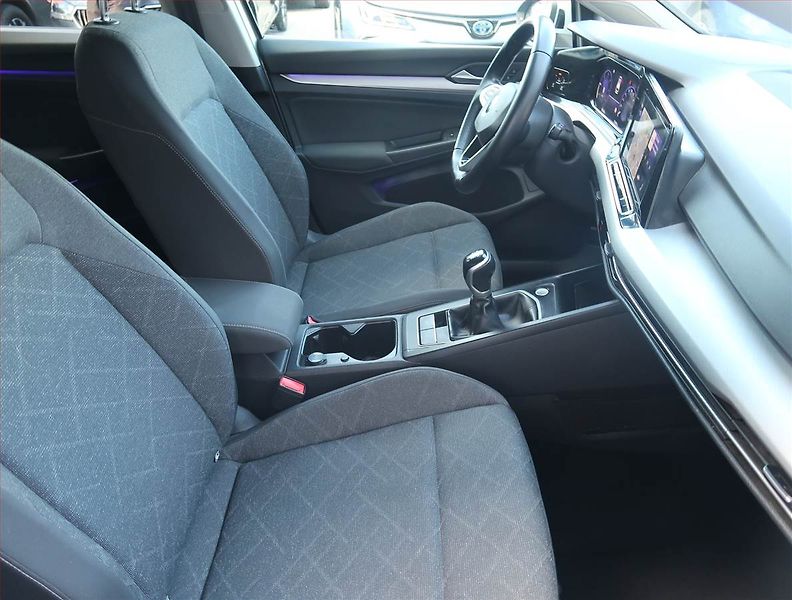 Volkswagen Golf (2021) Life 2.0 TDI, Navi, Tempomat - fotka 9 z 15