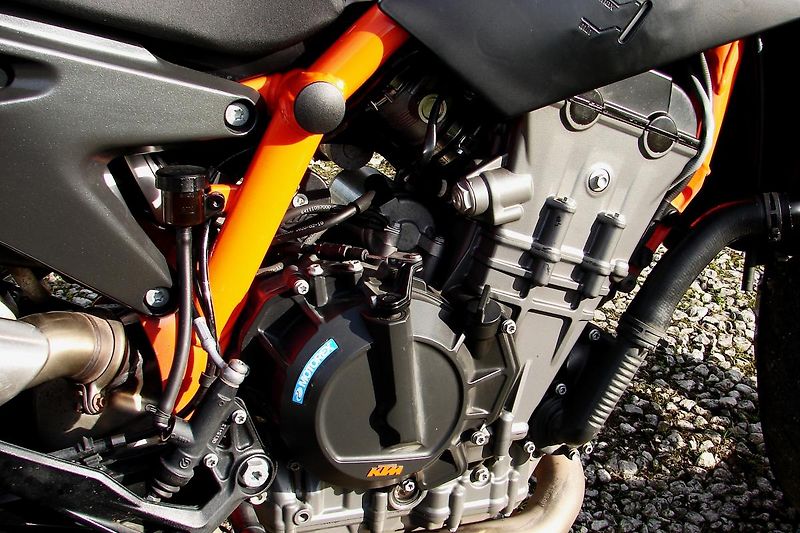 KTM 890 Duke R 121PS ČR 1. maj. - ZADÁNO! - fotka 30 z 34