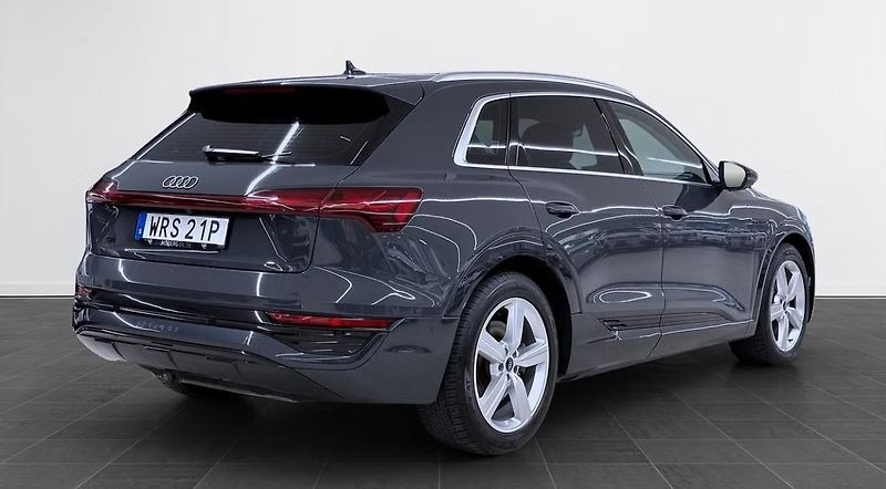 Audi Q8 e-tron 50 Q SoH 94% Kamera Vzduch Taž - fotka 5 z 21