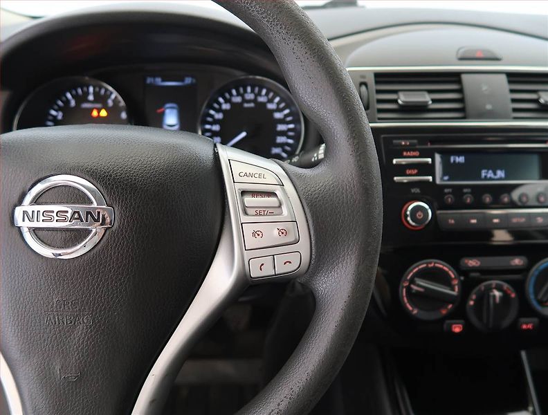 Nissan Pulsar (2015) 1.2 DIG-T, Park. senzory - fotka 17 z 18