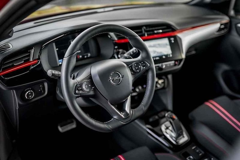 Opel šel cestou co nejnižší možné ceny, v základu nabízí tedy jediný motor.
