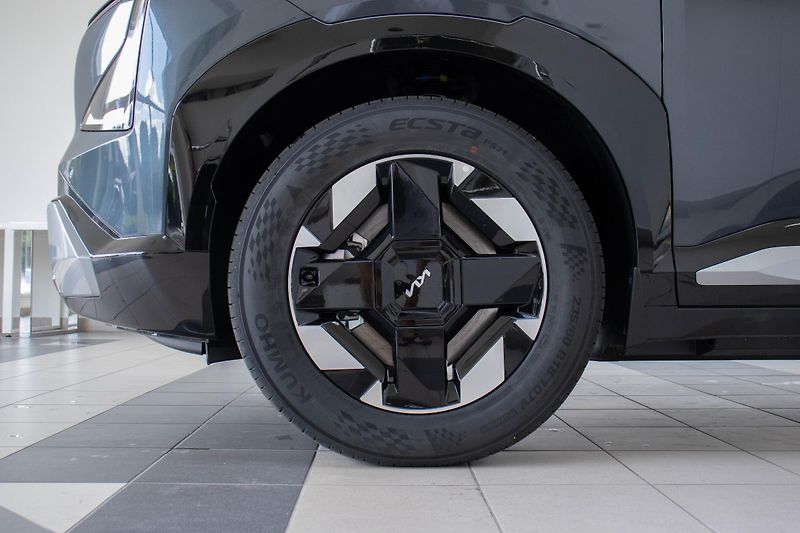 Kia EV5 195 kW + 81,4 KWH 4x4 L.E. - fotka 16 z 16