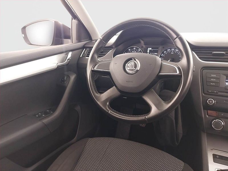 Škoda Octavia (2014) Ambition 1.4 TSI, Tempomat - fotka 7 z 19
