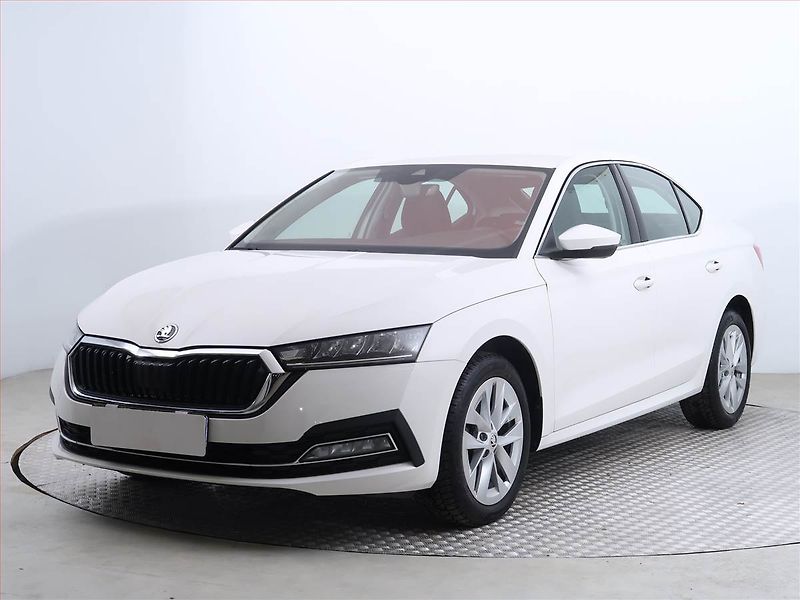 Škoda Octavia (2023) Style 2.0 TDI, ČR,1.maj - fotka 2 z 19
