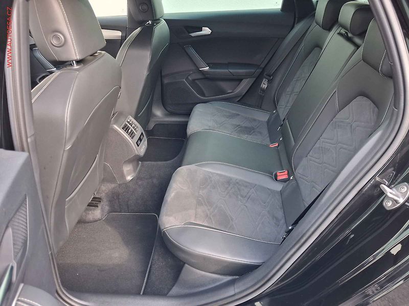 Seat Leon (2021) 1.5 TSi, Xcellence, LED, navi - fotka 10 z 19