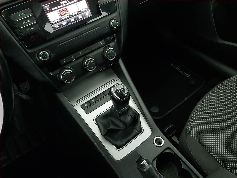 Škoda Octavia (2016) Ambition Plus 1.6 TDI - fotka 13 z 15