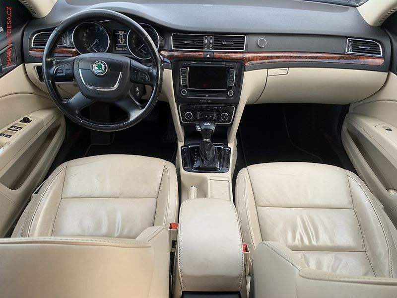 Škoda Superb (2010) 2.0 TDi, DSG, navi, xenon - fotka 9 z 23