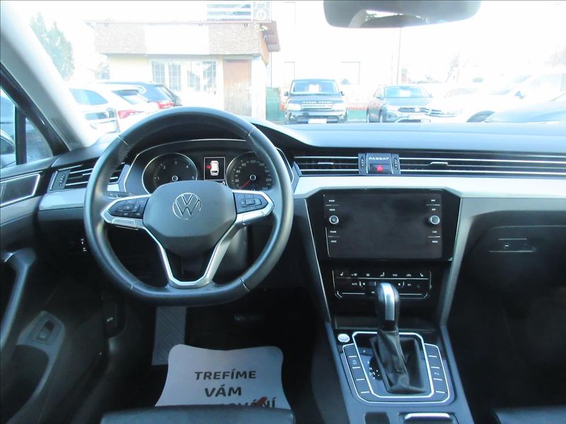 Volkswagen Passat 2,0 TDI DSG Elegance - fotka 9 z 18