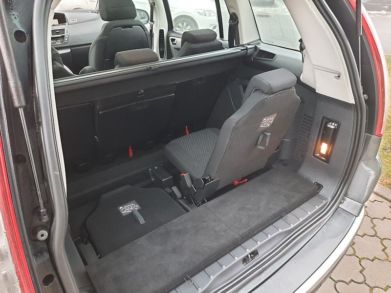Citroën C4 Picasso 1,6 eHDI 112k STT 7 Míst - fotka 7 z 25