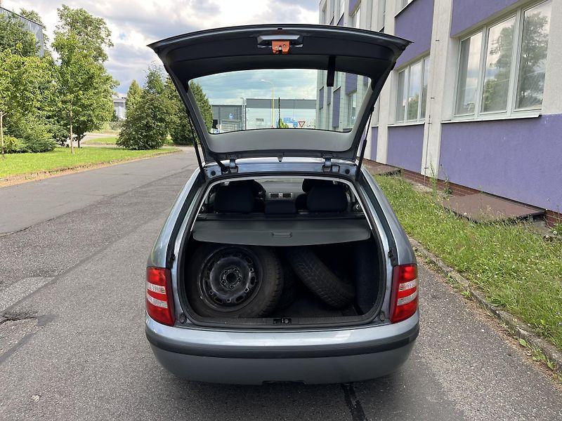 Škoda Fabia 1,4i 16V /74kW/1.maj./servis. - fotka 16 z 30