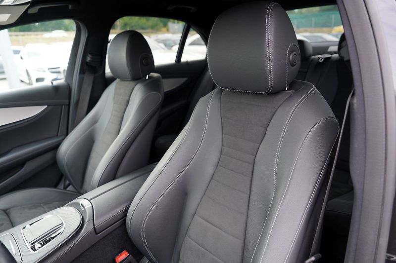 Mercedes-Benz Třídy E E 200 4Matic AMG/LED/360/ČR - fotka 21 z 40
