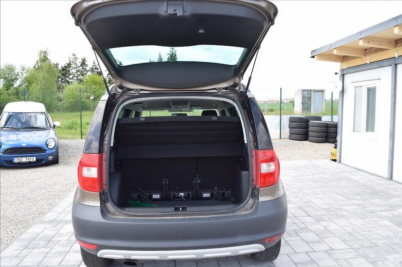 Škoda Yeti 1,2 TSI 77KW PO SERVISE - fotka 25 z 45
