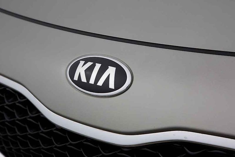 Kia Carens.