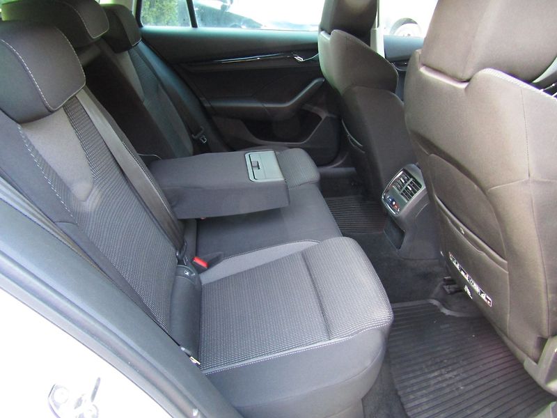 Škoda Octavia (2020) 2.0 TDI 110kW DSG ACC MATRIX - fotka 24 z 43