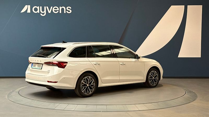 Škoda Octavia 2.0 TDI 110kW DSG Style Combi - fotka 2 z 21