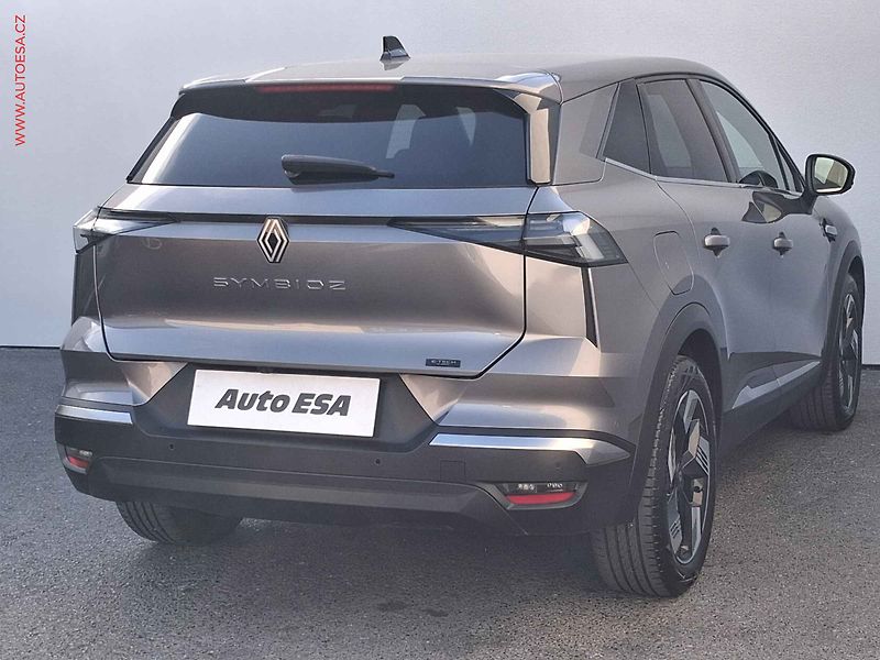 Renault Symbioz (2024) 1.6 E-Tech 145 full hybrid - fotka 4 z 20