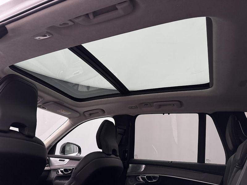Volvo XC90 (2026) B5 AWD AUT DARK ULTRA 7-míst - fotka 19 z 29