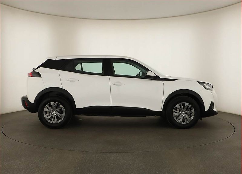 Peugeot 2008 (2020) 1.2 PureTech, ČR,1.maj - fotka 6 z 14