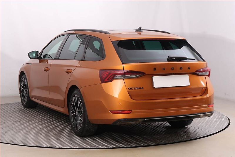 Škoda Octavia (2023) Sportline 2.0 TDI - fotka 4 z 22