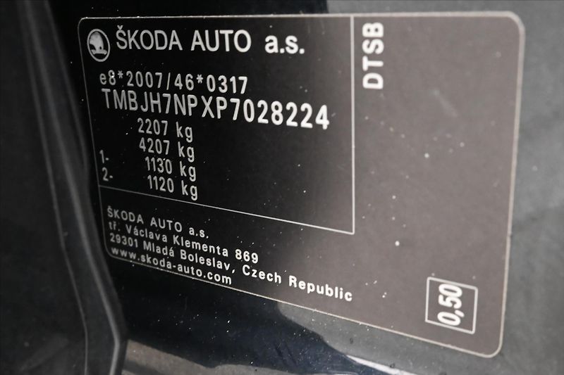 Škoda Superb 2,0 TDI 110kW DSG Style Záruka - fotka 12 z 31