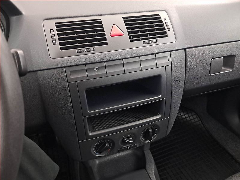 Škoda Fabia (2006) 1.2, po STK, jezdí výborně - fotka 12 z 14