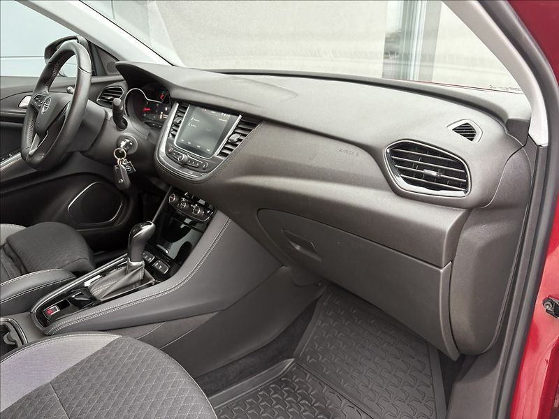 Opel Grandland X 1,2 96KW AUTOMAT CZ 1.MAJ - fotka 20 z 33